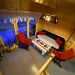 Goralskie Dwa Misie Alpesi faház *